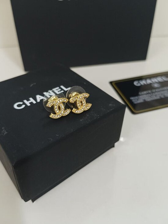 Authentic Chanel earrings - Picture 3 of 5